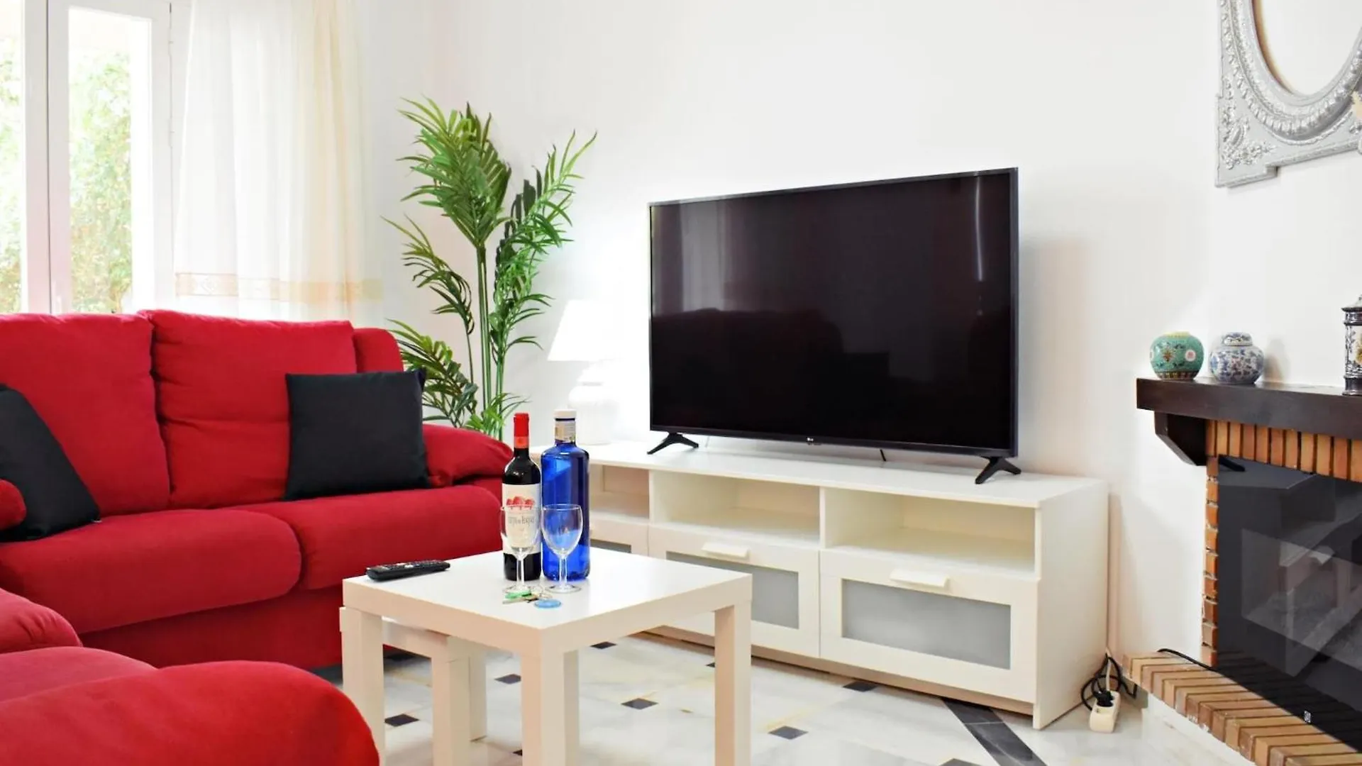 Holiday home Esplendido Chalet Cerca De Playa Con Piscina Torre Del Mar